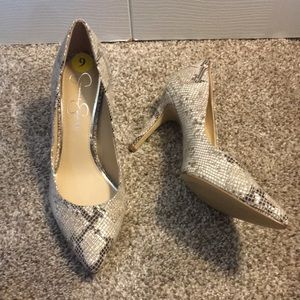 Jessica Simpson “Lancie” Snakeskin Heels Pumps Size 9M
